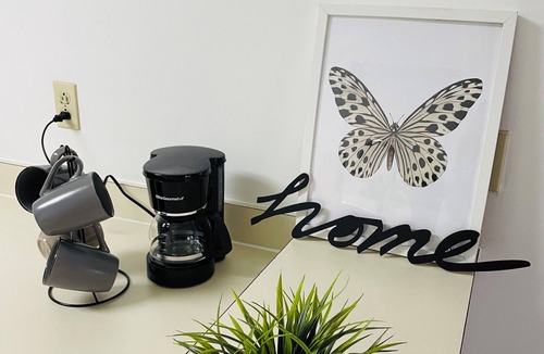 Elkins Park Apartment | Wheelchair accessible & ground floor 2BR, 2BA