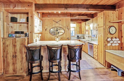 Sunnyside House | Wheelehan House-4 bedroom, 2 bath, Walk to Tahoe Park HOA Beach