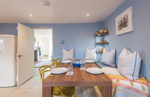 Staplecross House | Wheelwrights Cottage by Bloom Stays