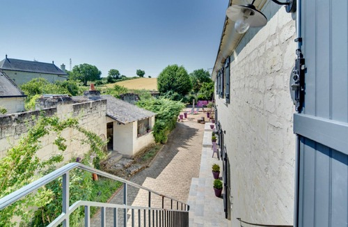 Candes-Saint-Martin House | When heritage, art and well-being meet