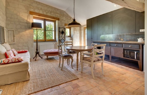 Candes-Saint-Martin House | When heritage, art and well-being meet