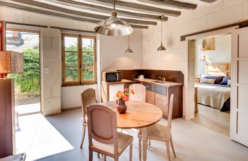 Candes-Saint-Martin House | When heritage, art and well-being meet