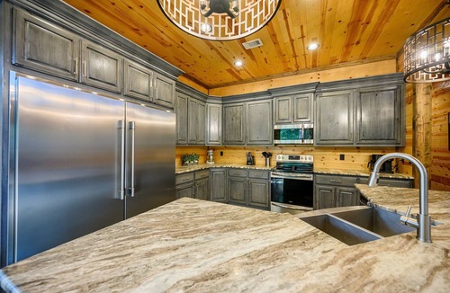 Hochatown Cabin | When Nature Calls: Sleeps 31 Bunk Room + Game Room