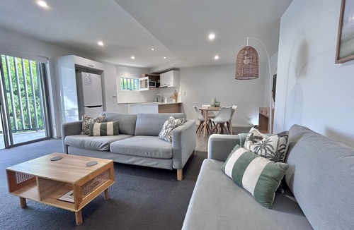 Manly Apartment | When size does matter! and a great location to