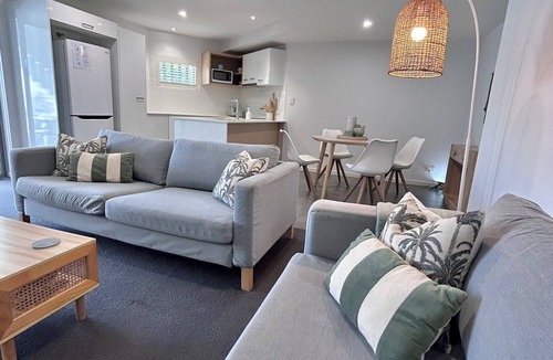 Manly Apartment | When size does matter! and a great location to