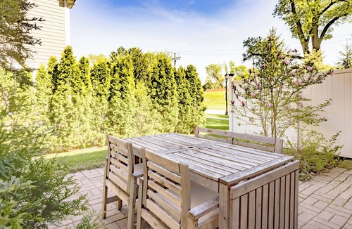 Western Springs House | Where comfort meets lifestyle at The Townhouse of Western Springs