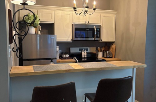 Denton Apartment | "WHERE COMFORT MEETS STYLE."
