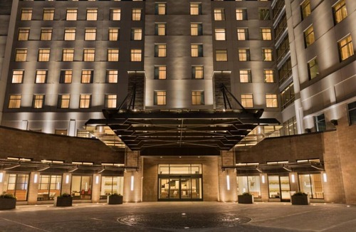 Berkeley Heights Hotel | Where Comfort Meets Style! Indoor Pool, Free Breakfast, Pets Allowed!