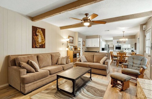 Ada House | Where Country Meets Cozy - The Edge Retreat