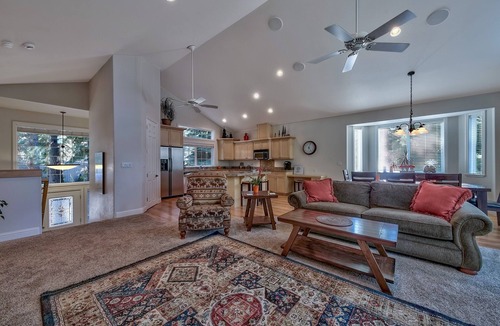 Pioneer Trail House | Where Eagles Fly-come play in the mountains-ski, hike, relax. 1272GE