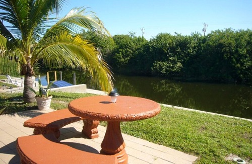 Fort Myers House | 'Where every day is a tropical vacation!'