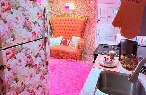 Dallas Apartment | Where luxury blooms and every day feels like magic!