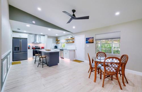 Crystal River House | Where Manatees Mingle