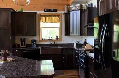 Franklin Cabin | Where the forest whispers, mountains stand tall & nights glow with starry skies