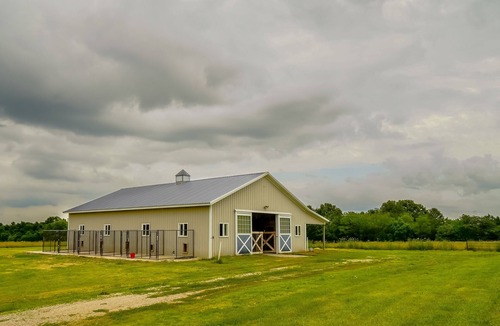 Warrensburg House | Where the Missouri sky wakes up first. Peaceful mornings you’ll never forget.