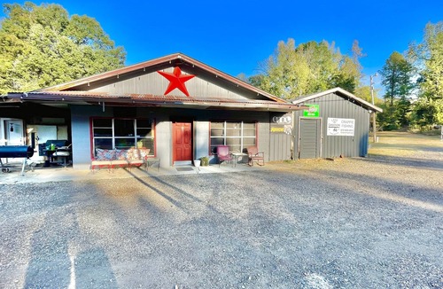 Athens Cabin | WHERE THE RIVER MEETS LAKE GREESON