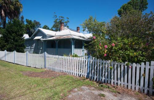 Tea Gardens House | Where the River Runs