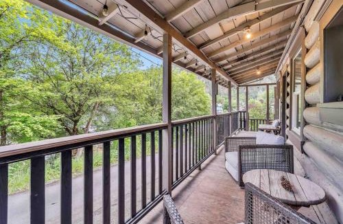 Kellogg House | Where We Roam Log Cabin with Mountain Views