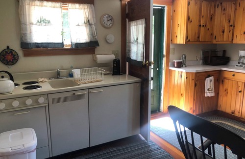 Tenants Harbor Apartment | Where Woods Meet Water: A Coastal Maine Hideaway