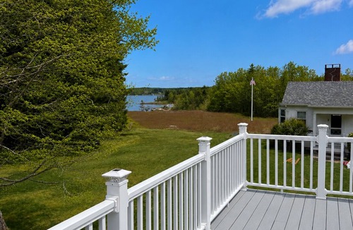 Tenants Harbor Apartment | Where Woods Meet Water: A Coastal Maine Hideaway