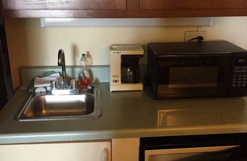 Port Clinton Apartment | Where you vacation begins!