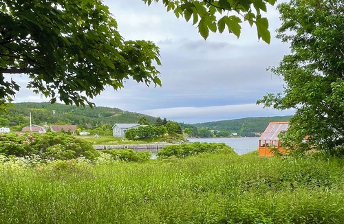 Heart's Content House | Where Your Heart’s Content Glamper w/firepit Waterfront Centrally Located