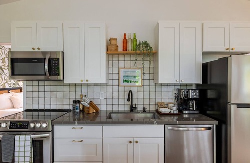 Clinton Cabin | Whidbey Island A-Frame 2BR | Beach Access | Sauna