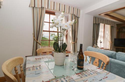 Plymouth Apartment | Whidbey Luxury Apartment