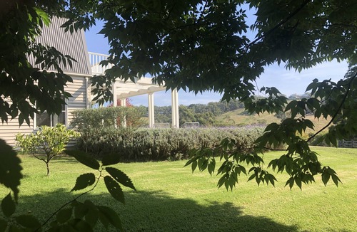 Red Hill House | Whileaway Barn in idyllic rural Red Hill setting