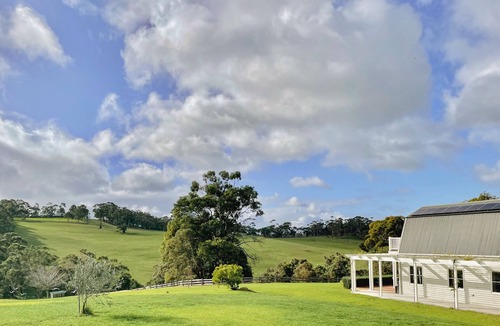 Red Hill House | Whileaway Barn in idyllic rural Red Hill setting