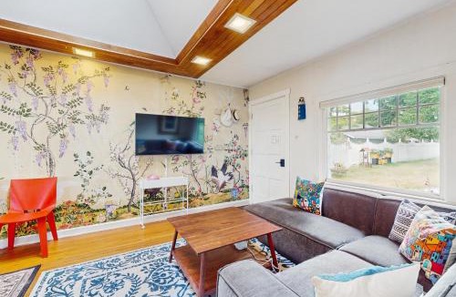 Langley House | Whimsical Getaway