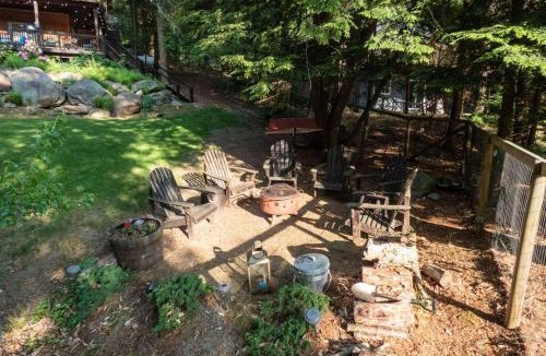 Monticello Ski Chalet | Whimsical Lakefront Chalet