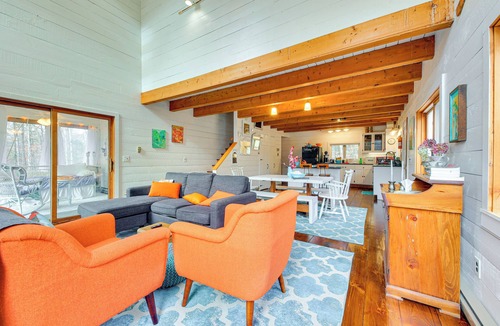 Stratton and Bromley Ski Areas House | Whimsical Winhall Cottage w/Fire Pit!