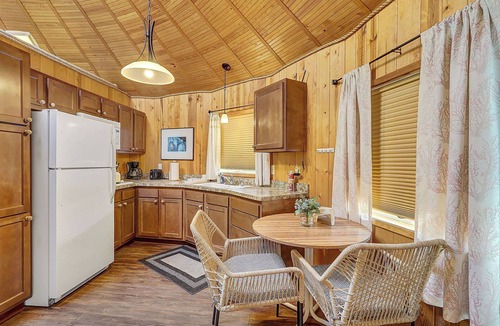 Tonawanda Cottage | Whimsical Yurt near Niagara Falls and Buffalo