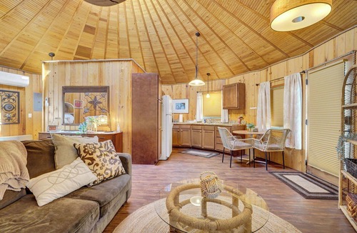 Tonawanda Cottage | Whimsical Yurt near Niagara Falls and Buffalo