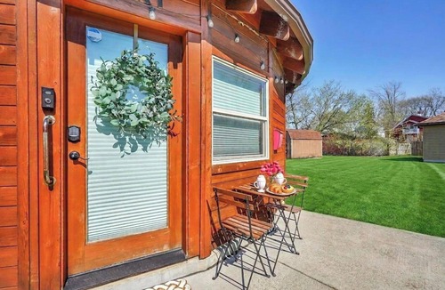 Tonawanda Cottage | Whimsical Yurt near Niagara Falls and Buffalo
