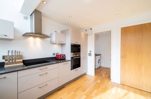 Broughty Ferry Apartment | Whinny Brae - Quirky Conversion