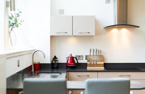 Broughty Ferry Apartment | Whinny Brae - Quirky Conversion