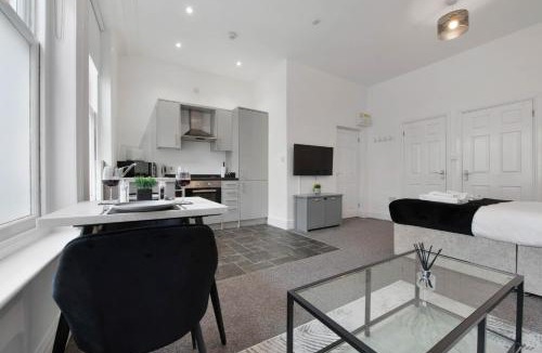 Pontrilas Apartment | WhiskAwayStays Foregate Studio No 2