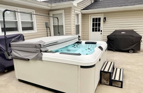 Beattyville House | Whisker Ridge-Hot Tub, Firepit, PMRP area