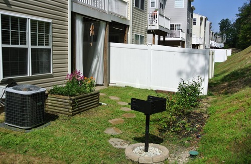 Laurel House | Whiskey Bottom Saloon by LLOYD SUITES