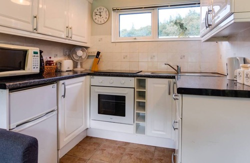 Llanarth Ski Chalet | Whispering Creek in Gilfachrheda