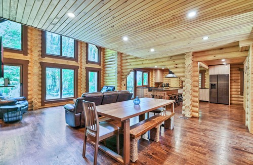 Tannersville House | Whispering Creek Retreat