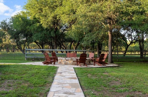 Dripping Springs House | Whispering Oaks Estate: Pool/Spa/Fire Pit/10 Acres
