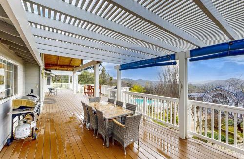 Vallecito House | 'Whispering Oaks Estate' w/Pool & View in Murphys
