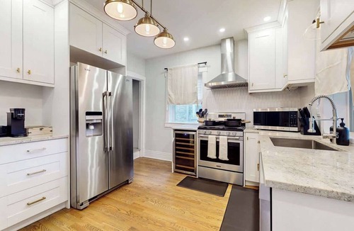 Forest Park House | Whispering Oaks Retreat!