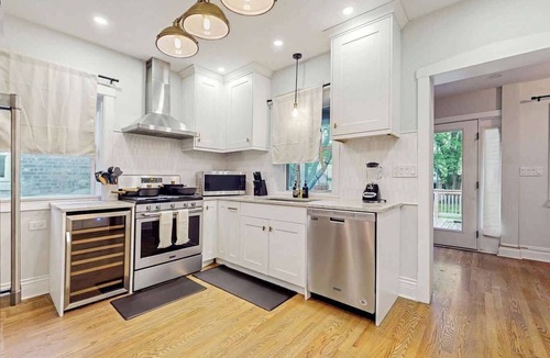 Forest Park House | Whispering Oaks Retreat!