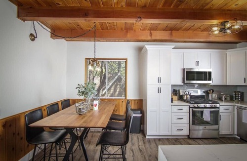 Lake Arrowhead House | Whispering Pine Boho, AC, Dog Friendly, In Village