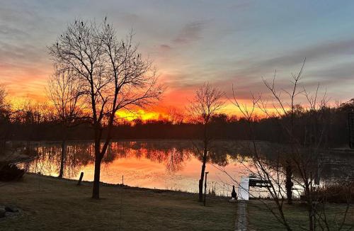 Auburn Cabin | Whispering Pines Auburn