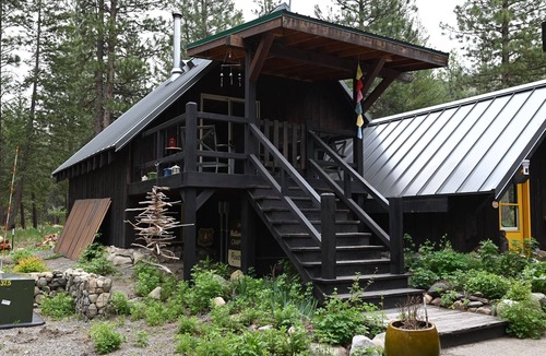 Twisp Cabin | Whispering Pines Cabin Retreat
